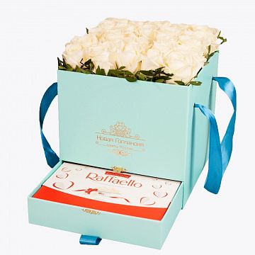 Коробка шкатулка Тиффани 25 белых роз Raffaello в подарок №384