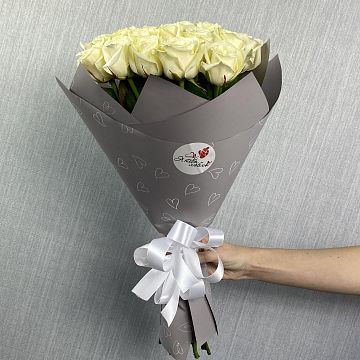 Букет Для любимой из белых роз Букет Для любимой из белых роз