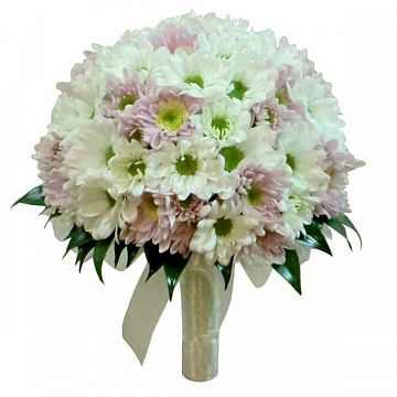 Букет невесты из белых и розовых хризантем