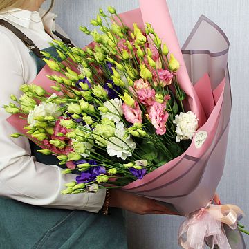 Букет из 11 эустом микс Букет из 11 эустом микс