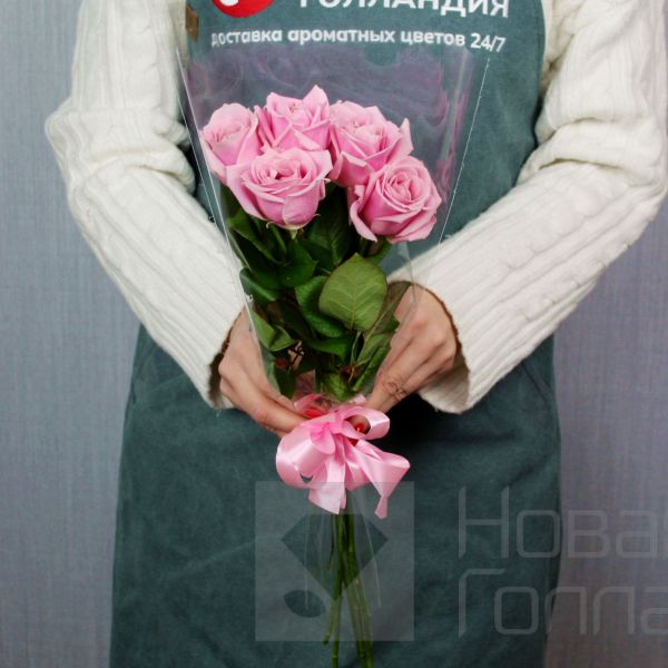 Букет из 5 розовых роз