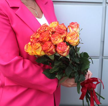 Букет 15 оранжевых роз Эквадор 50 см