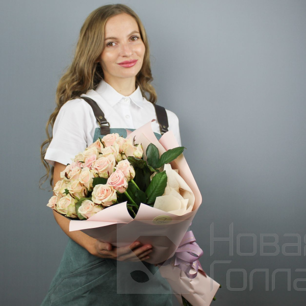 Букет 21 кремовая роза 60 см