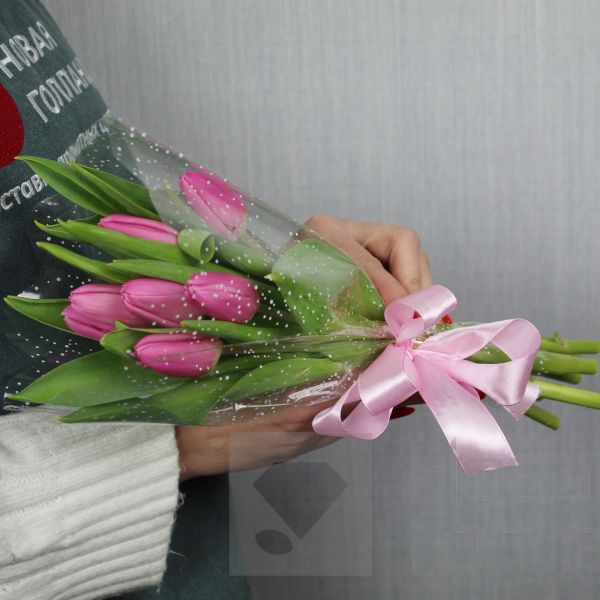 Букет 7 розовых тюльпанов