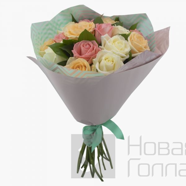 Букет 11 разноцветных роз с декором (Россия)