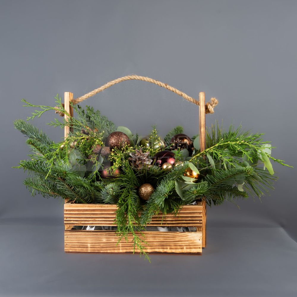 Композиция в деревянном ящике "Зимний шоколад"