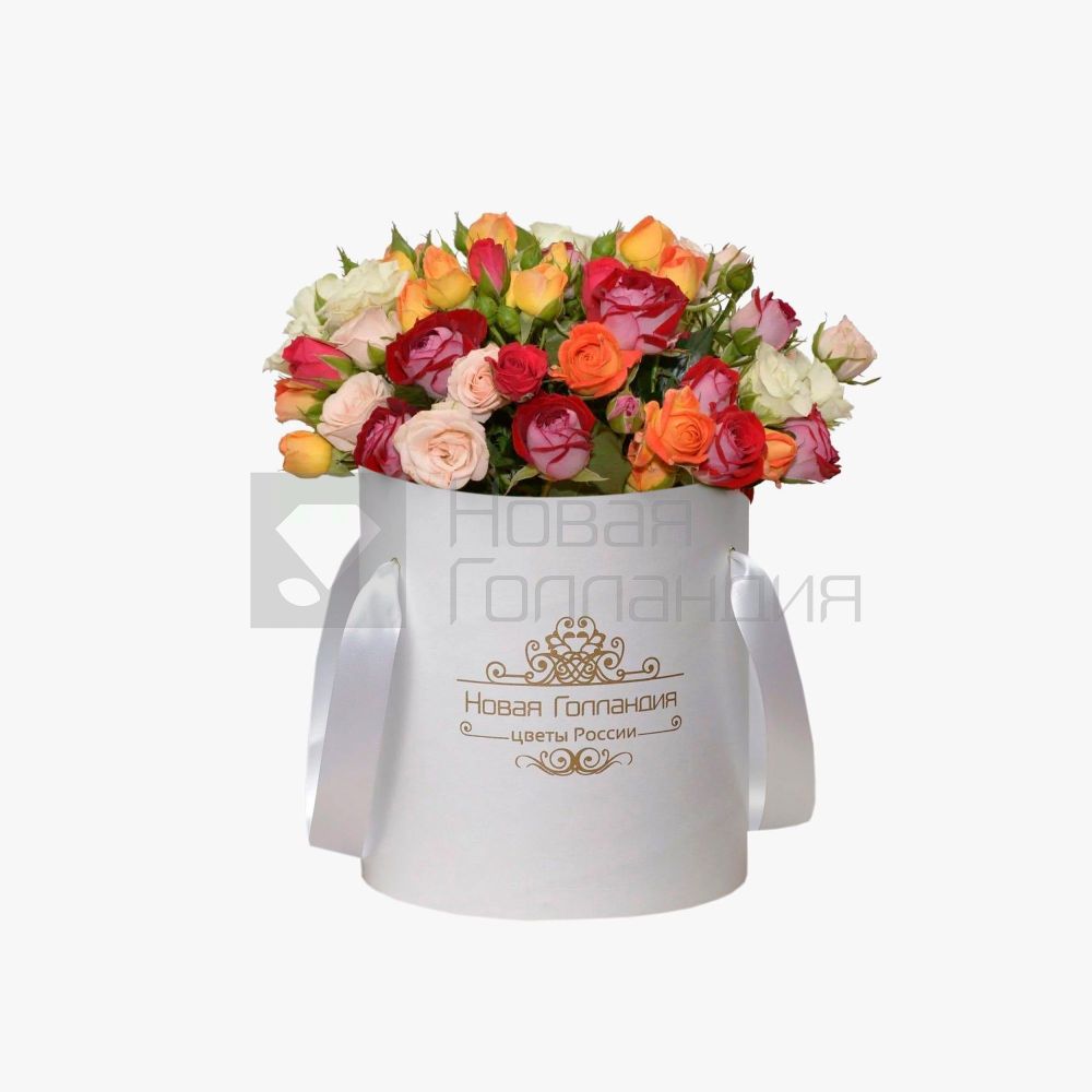 Кустовые розы микс в белой шляпной коробке №701
