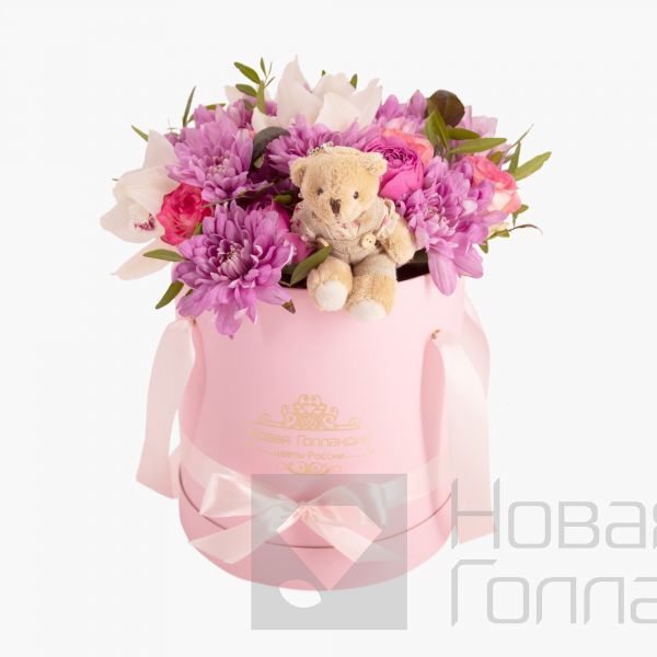 Ассорти с орхидеей в розовой шляпной коробке