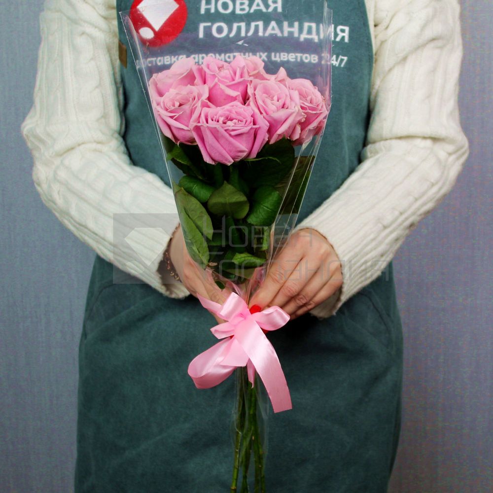Букет из 7 розовых роз