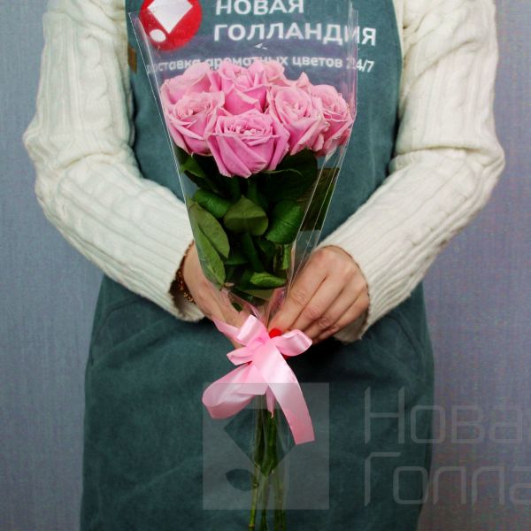 Букет из 7 розовых роз