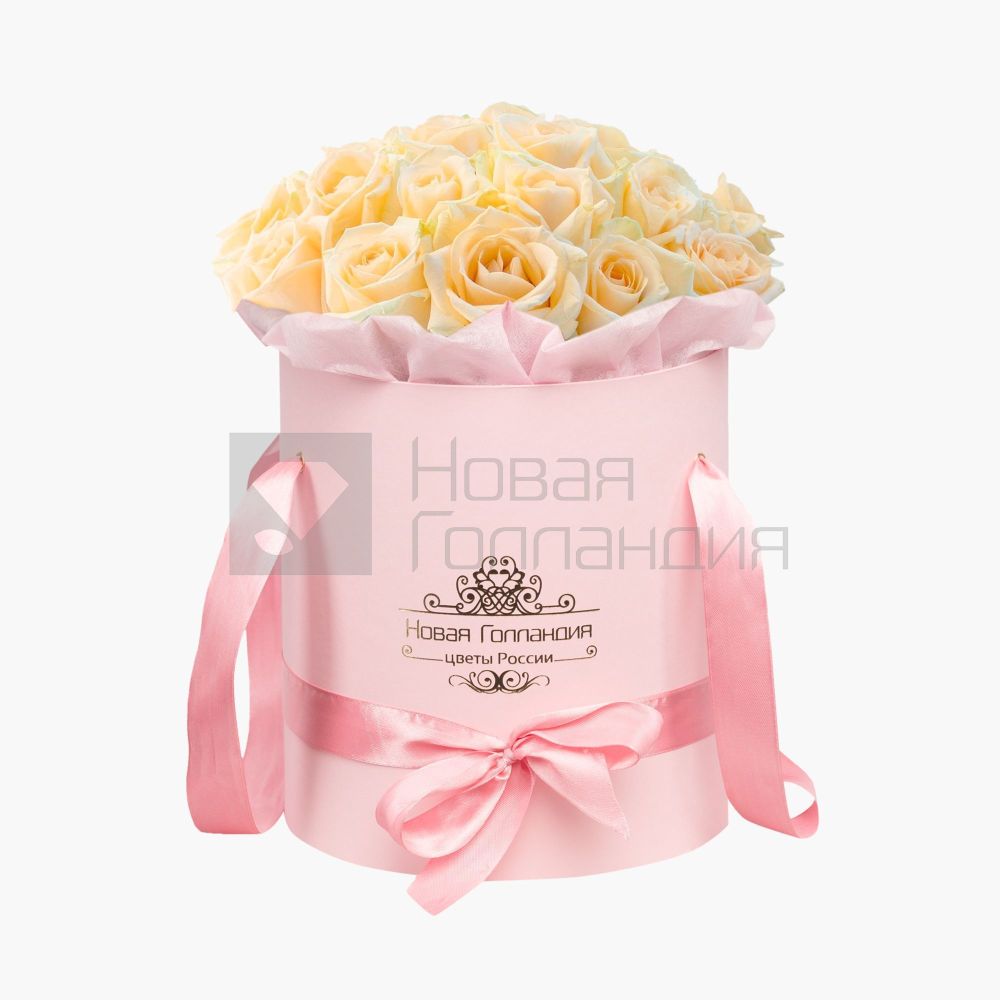 25 кремовых роз в розовой шляпной коробке №233