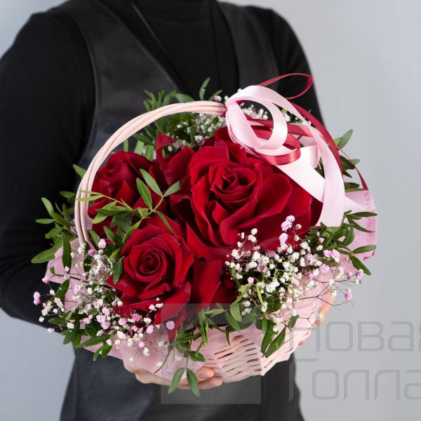 Романтическое признание в корзине