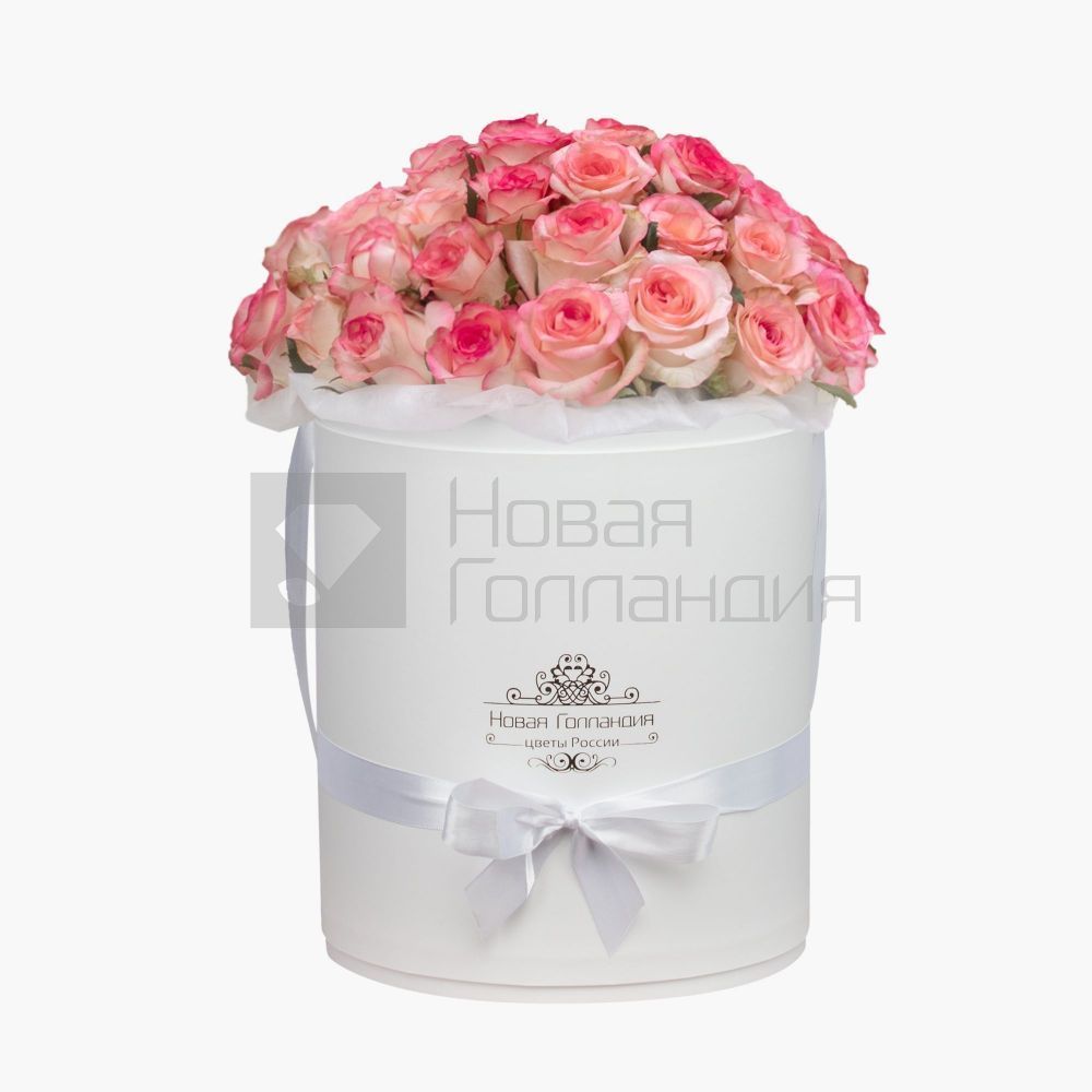 51 розовая роза в большой белой шляпной коробке №693
