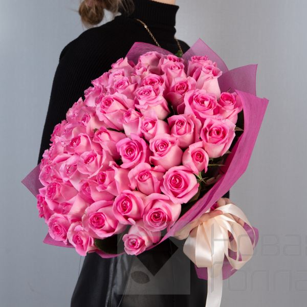 Букет 51 розовая роза Кения 40 см в упаковке