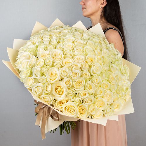 Букет 151 белая роза 60 см