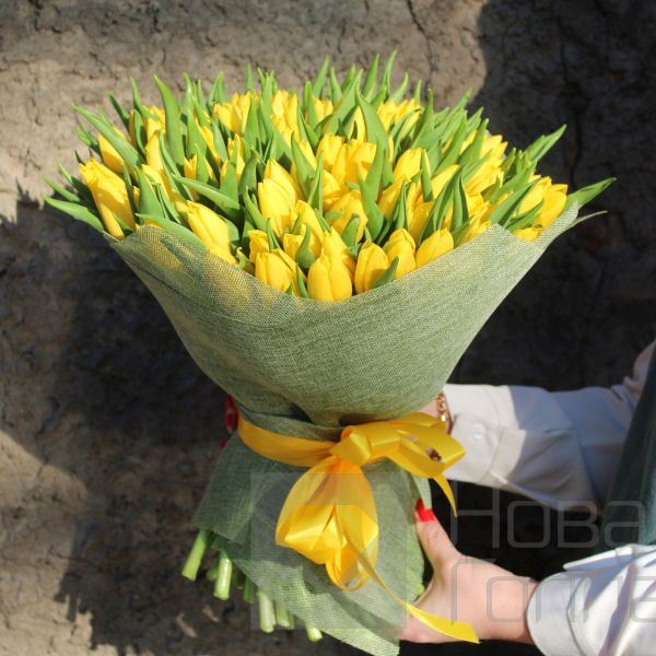 Букет 101 желтый тюльпан