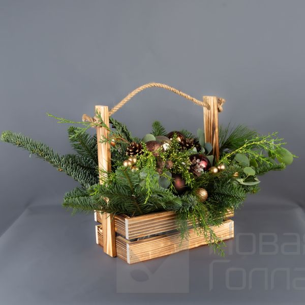 Композиция в деревянном ящике "Зимний шоколад"