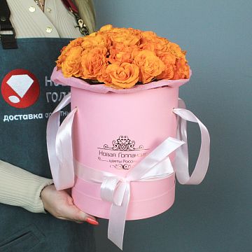 25 оранжевых роз в розовой шляпной коробке №189 25 оранжевых роз в розовой шляпной коробке №189