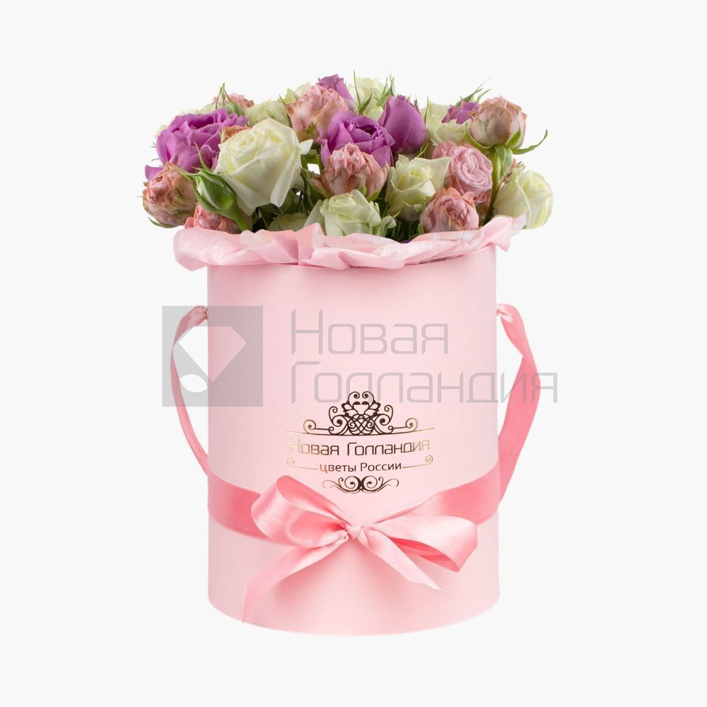 Микс пионовидных кустовых роз в розовой шляпной коробке №735